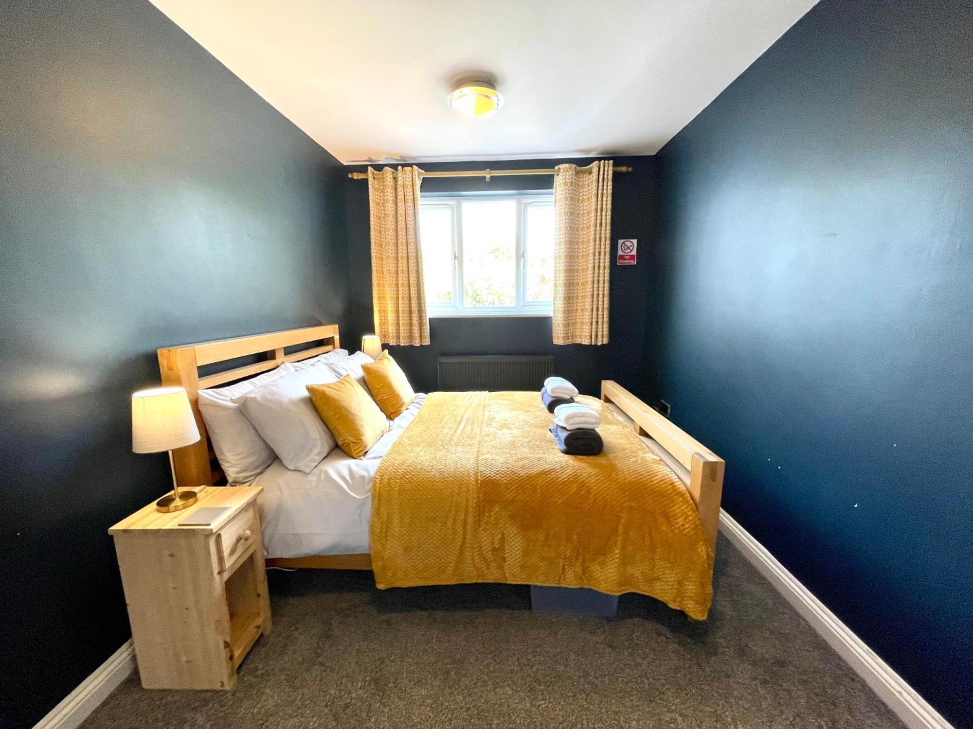 Large 5 Bed Detached House Near Stansted Airport With Parking For 2 Vehicles! Stansted Stays Stansted Mountfitchet Bagian luar foto