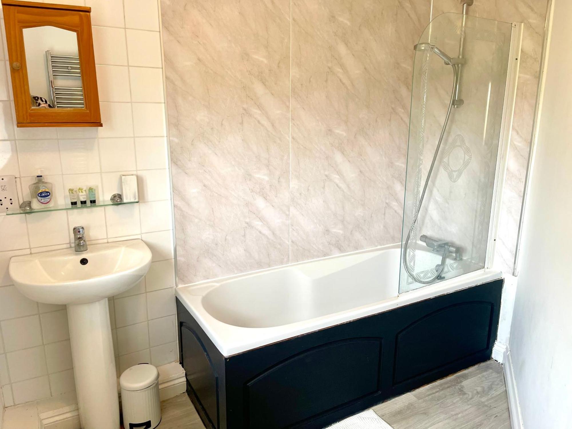 Large 5 Bed Detached House Near Stansted Airport With Parking For 2 Vehicles! Stansted Stays Stansted Mountfitchet Bagian luar foto