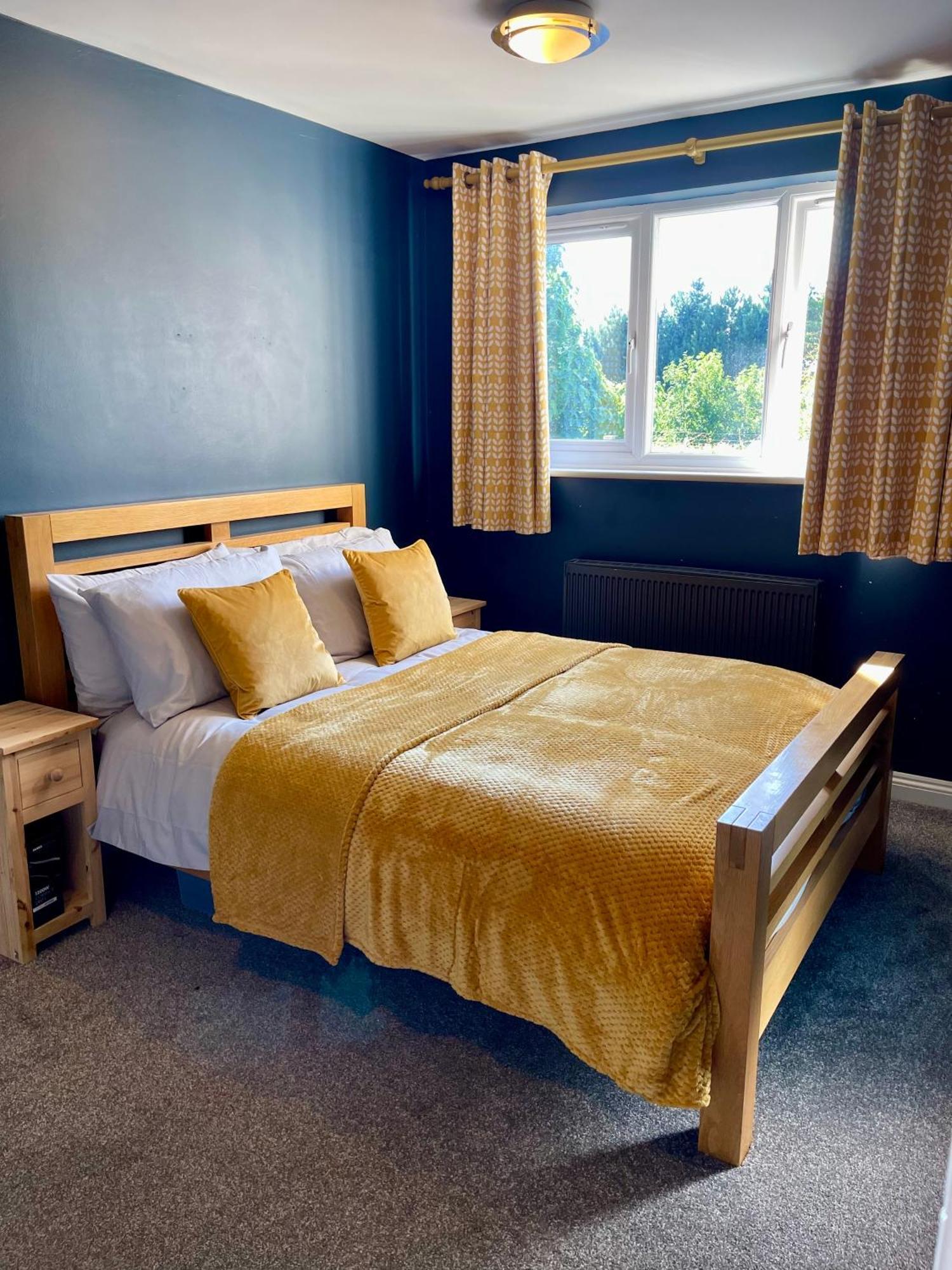 Large 5 Bed Detached House Near Stansted Airport With Parking For 2 Vehicles! Stansted Stays Stansted Mountfitchet Bagian luar foto