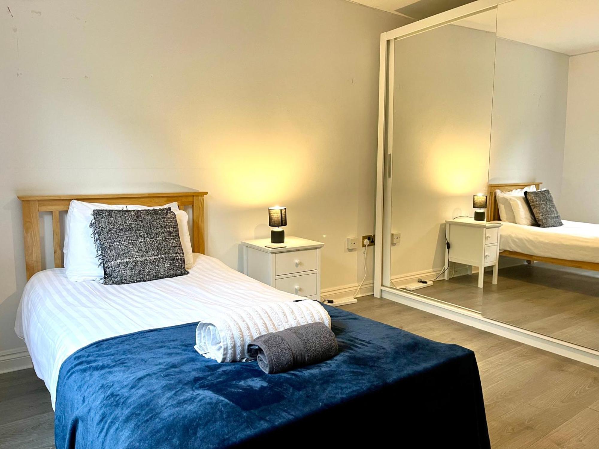 Large 5 Bed Detached House Near Stansted Airport With Parking For 2 Vehicles! Stansted Stays Stansted Mountfitchet Bagian luar foto